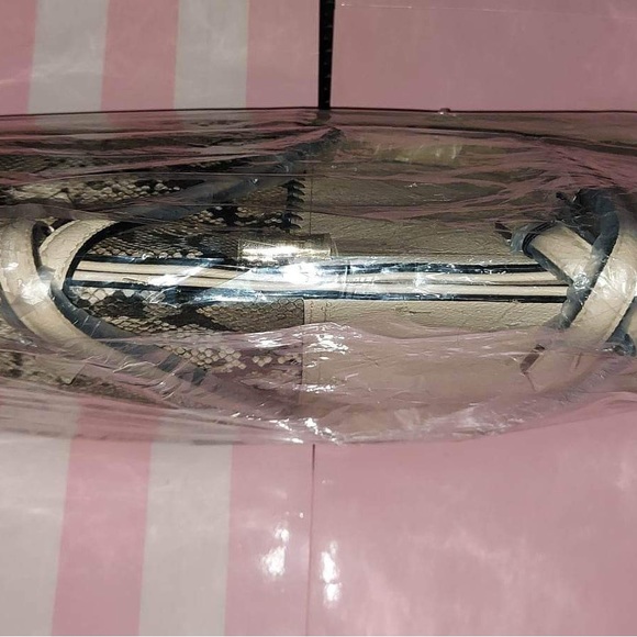 Victoria secret Large Tote NWT - Picture 6 of 7